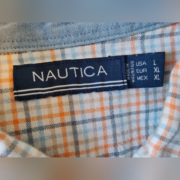 Nautica Men's Button down plaid shirt (Large) 🤍🧡💙 - Picture 4 of 11